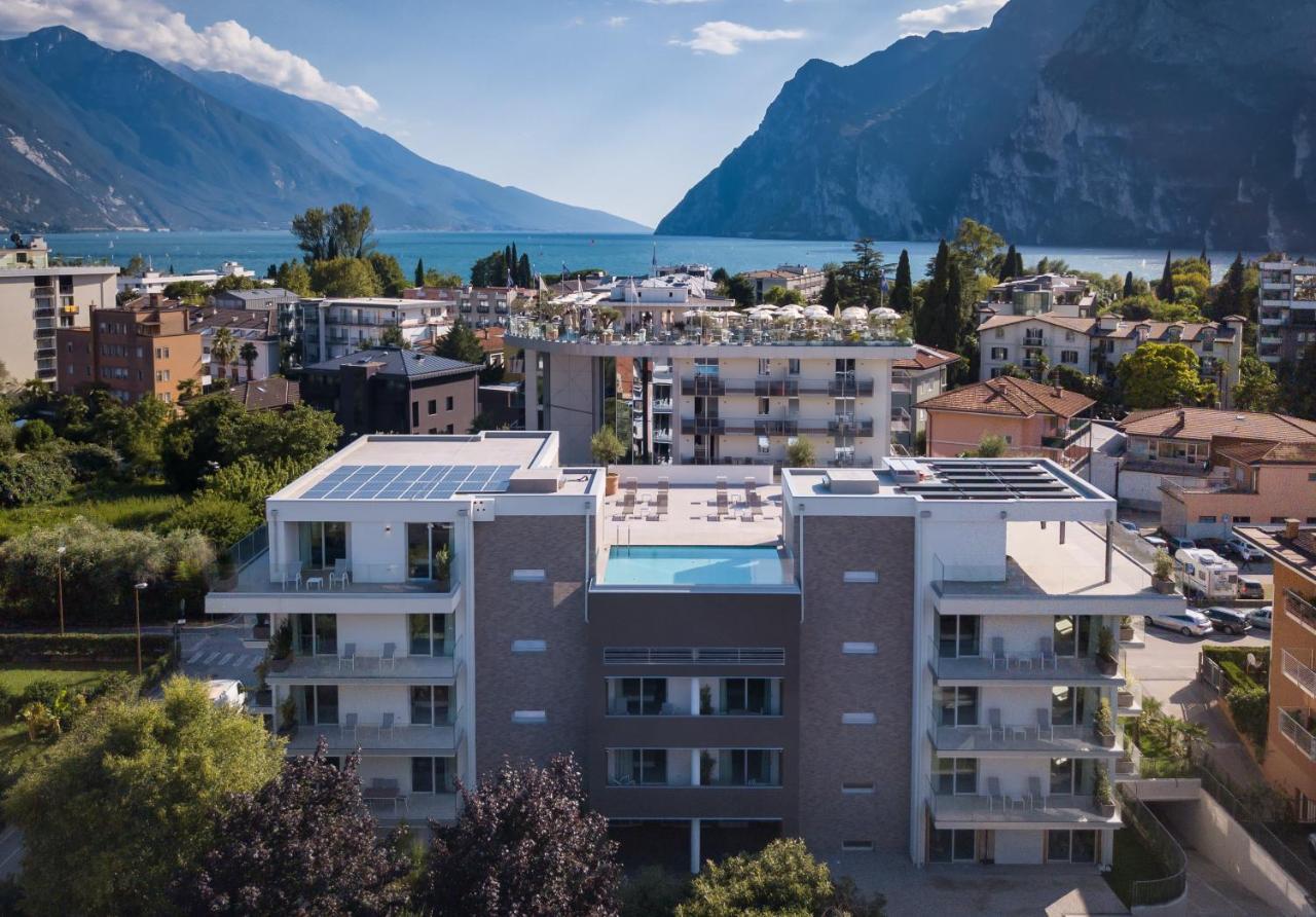 Aris Apartments & Sky Pool - Tonelli Hotels - Adult Friendly Рива-дель-Гарда Екстер'єр фото