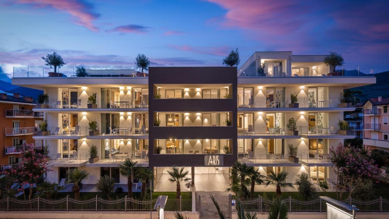 Aris Apartments & Sky Pool - Tonelli Hotels - Adult Friendly Рива-дель-Гарда Екстер'єр фото