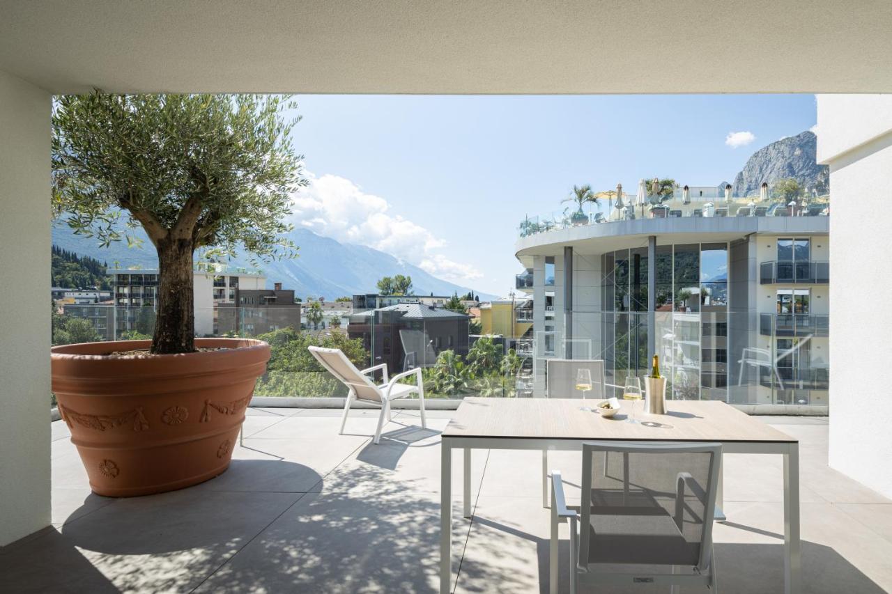 Aris Apartments & Sky Pool - Tonelli Hotels - Adult Friendly Рива-дель-Гарда Екстер'єр фото