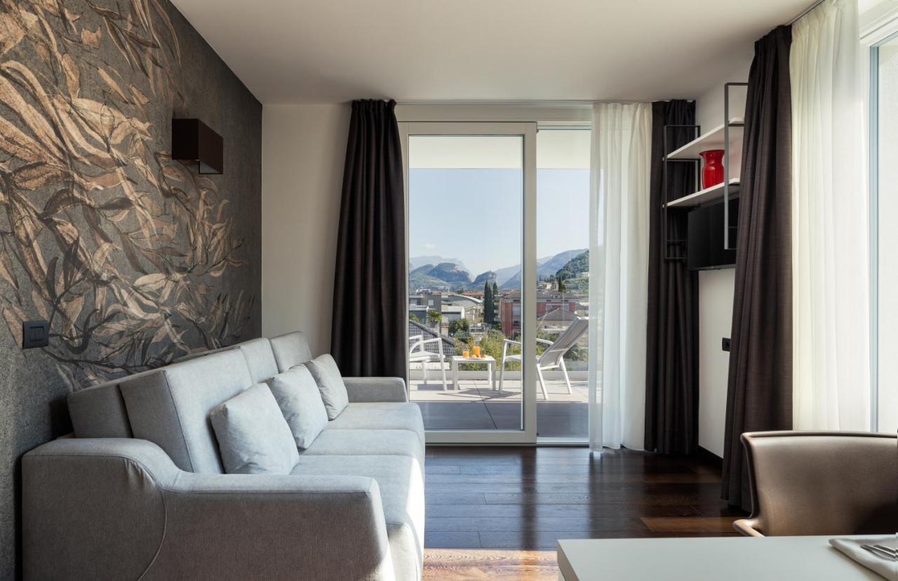 Aris Apartments & Sky Pool - Tonelli Hotels - Adult Friendly Рива-дель-Гарда Екстер'єр фото