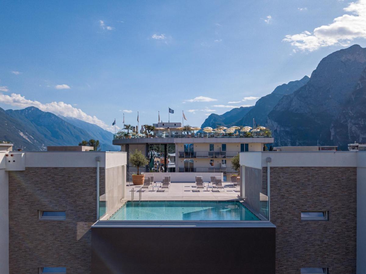 Aris Apartments & Sky Pool - Tonelli Hotels - Adult Friendly Рива-дель-Гарда Екстер'єр фото