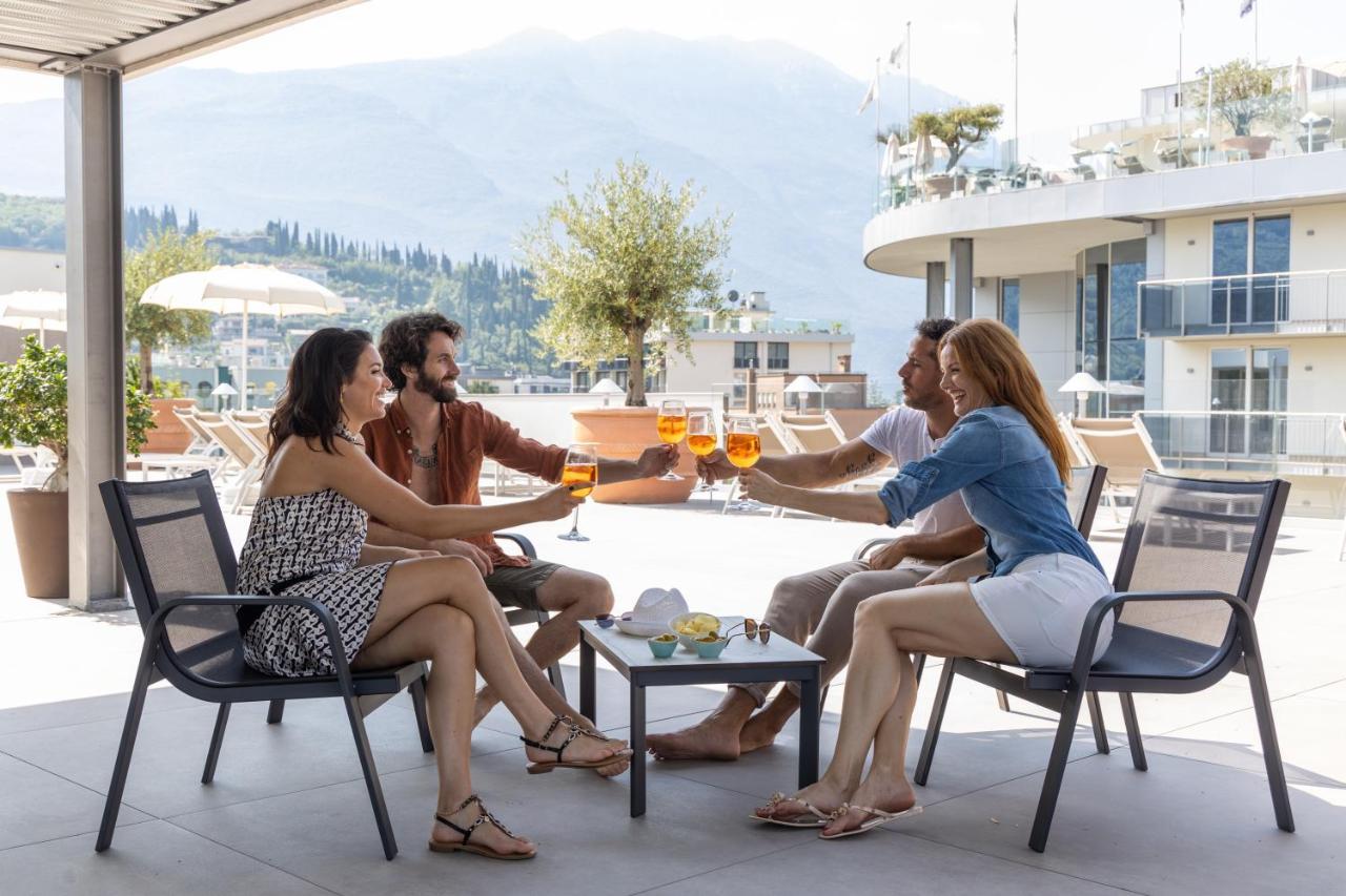 Aris Apartments & Sky Pool - Tonelli Hotels - Adult Friendly Рива-дель-Гарда Екстер'єр фото