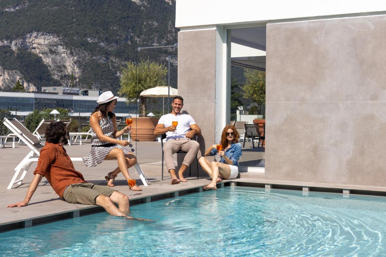 Aris Apartments & Sky Pool - Tonelli Hotels - Adult Friendly Рива-дель-Гарда Екстер'єр фото