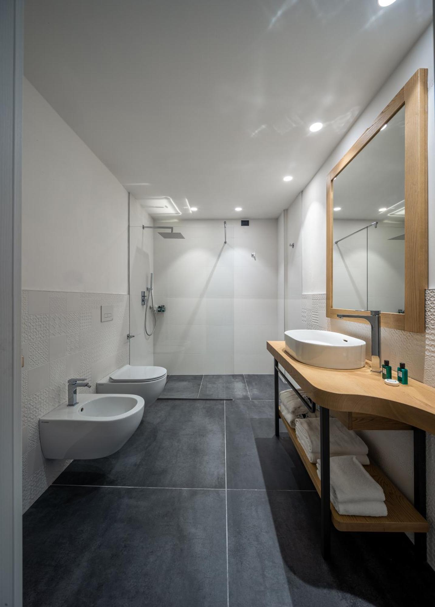 Aris Apartments & Sky Pool - Tonelli Hotels - Adult Friendly Рива-дель-Гарда Номер фото