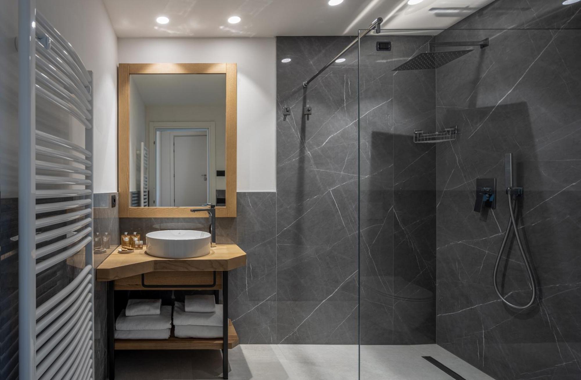Aris Apartments & Sky Pool - Tonelli Hotels - Adult Friendly Рива-дель-Гарда Номер фото