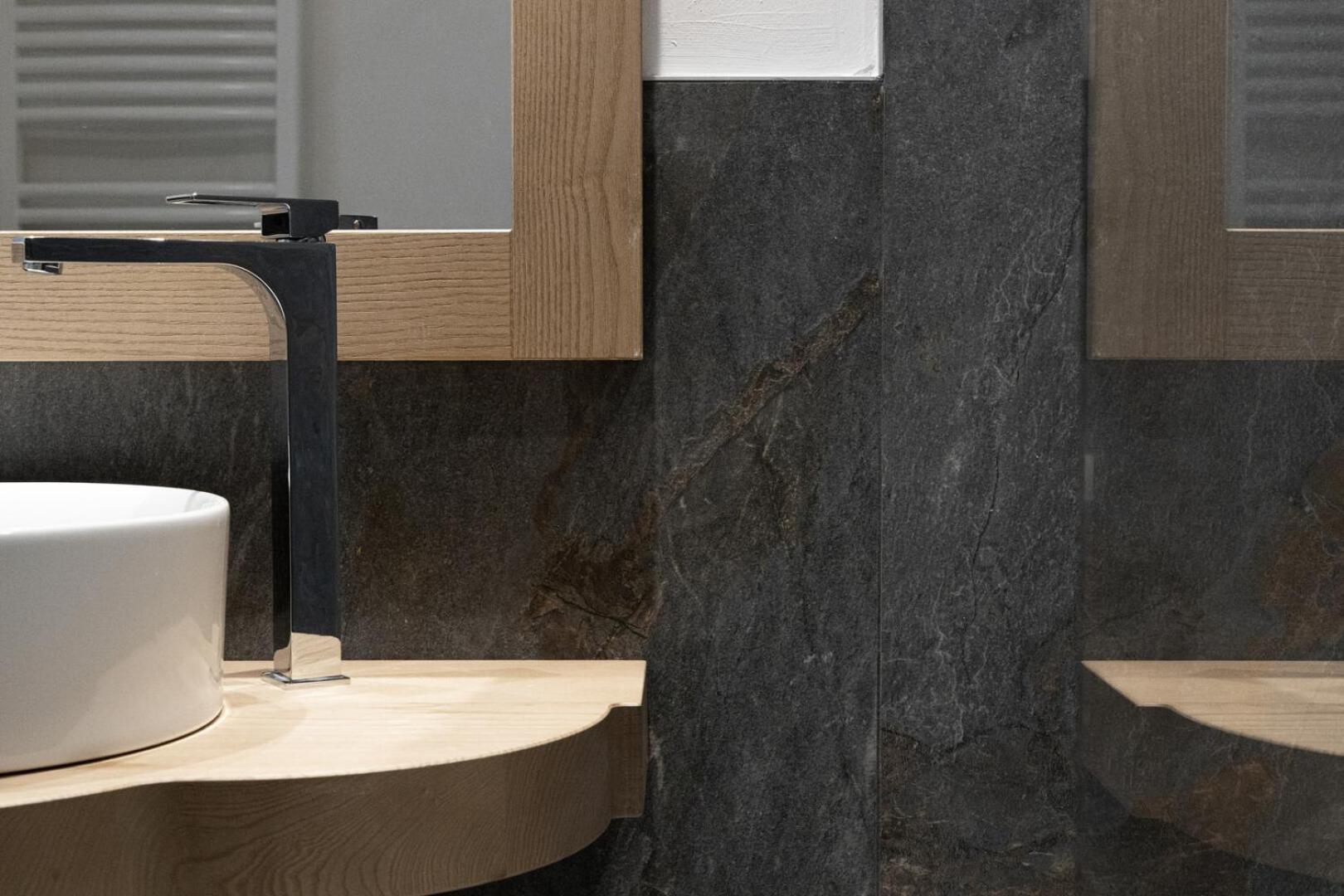 Aris Apartments & Sky Pool - Tonelli Hotels - Adult Friendly Рива-дель-Гарда Екстер'єр фото